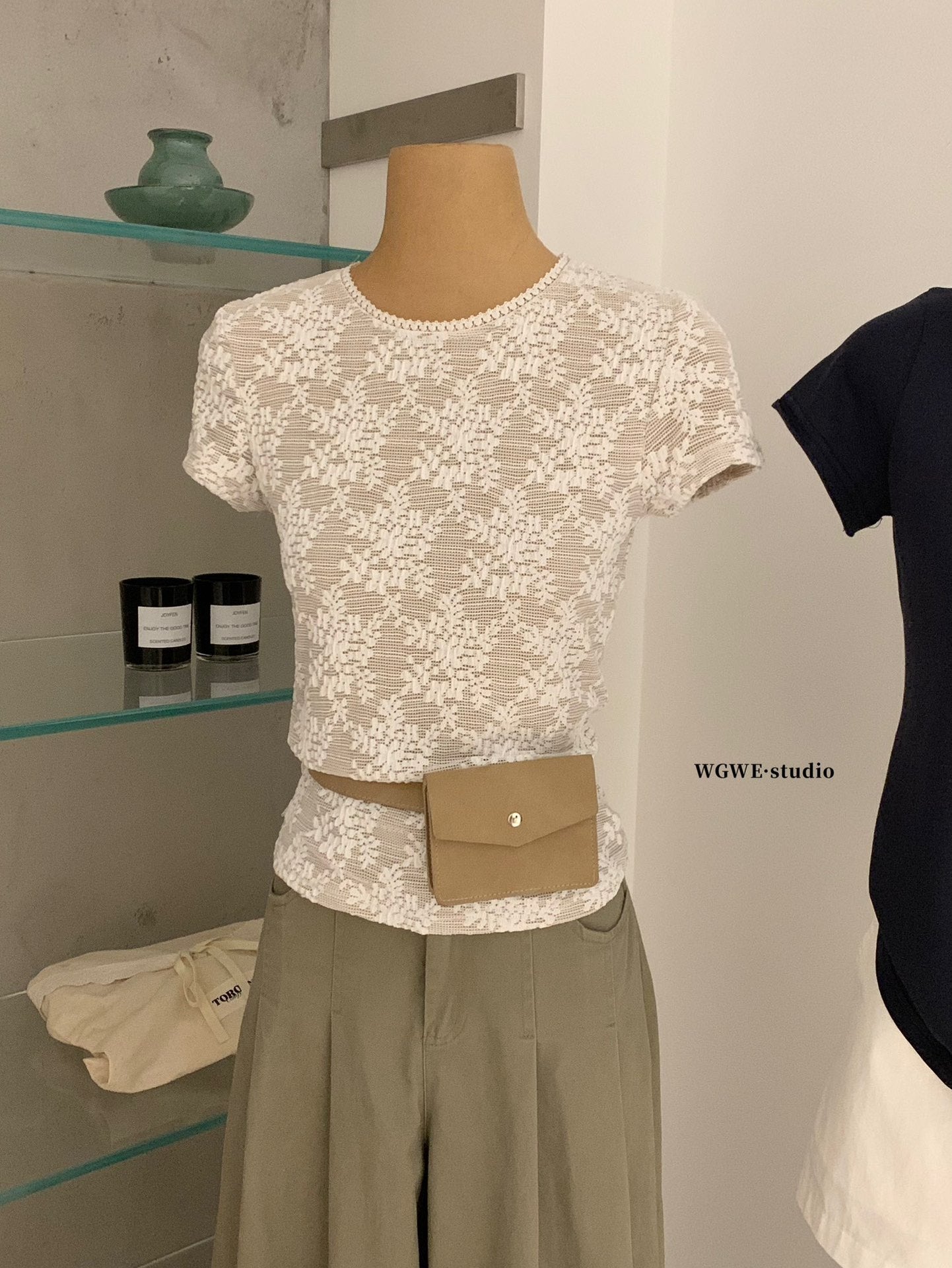 597156405-1